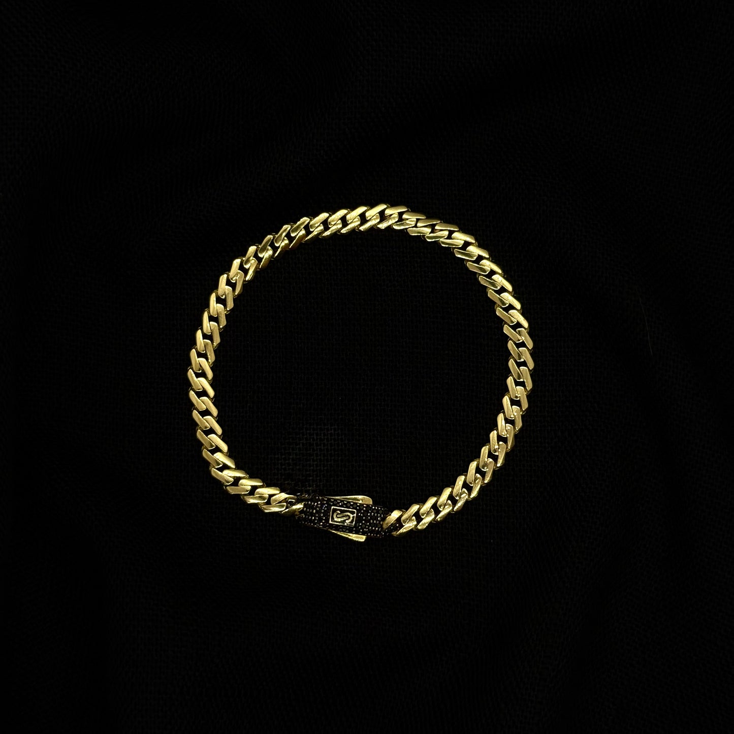 EDGE PLAIN / PAVE LOCK